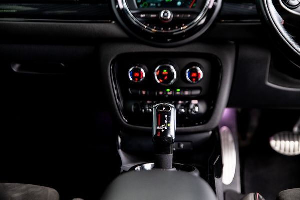 2019-MINI-Clubman-Cooper-JCW-Auto image:7