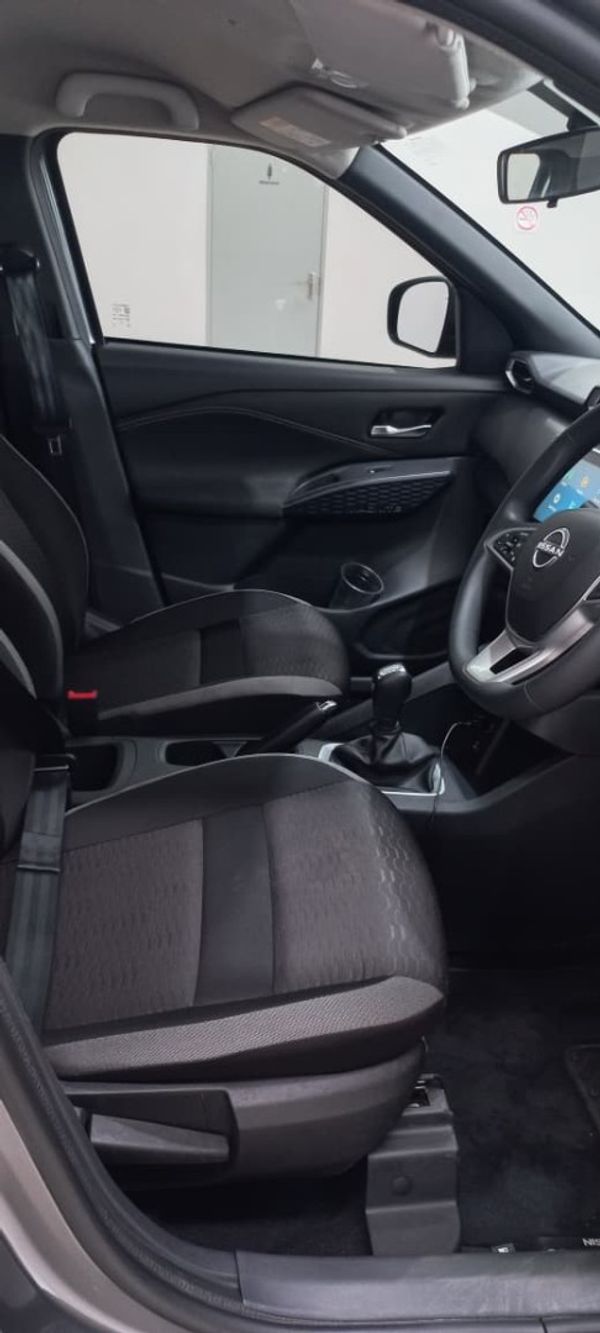 2025-Nissan-Magnite-10-Visia-AMT image:11