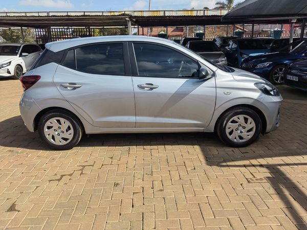 2024-Hyundai-Grand-i10-10-MANUAL image:9