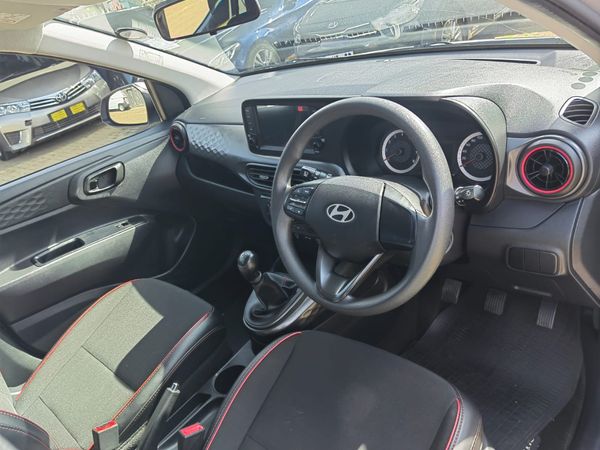 2024-Hyundai-Grand-i10-10-MANUAL image:3