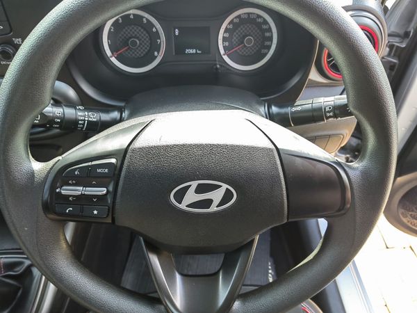 2024-Hyundai-Grand-i10-10-MANUAL image:4