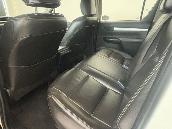 2019-Toyota-Hilux-24-GD-6-Raised-Body-SRX-Double-Cab image:9