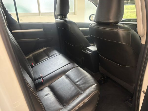 2019-Toyota-Hilux-24-GD-6-Raised-Body-SRX-Double-Cab image:12