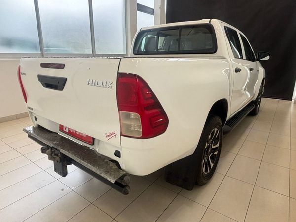 2019-Toyota-Hilux-24-GD-6-Raised-Body-SRX-Double-Cab image:3