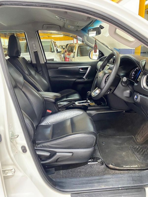 2023-Toyota-Fortuner-24-GD-6-RB-Auto image:9