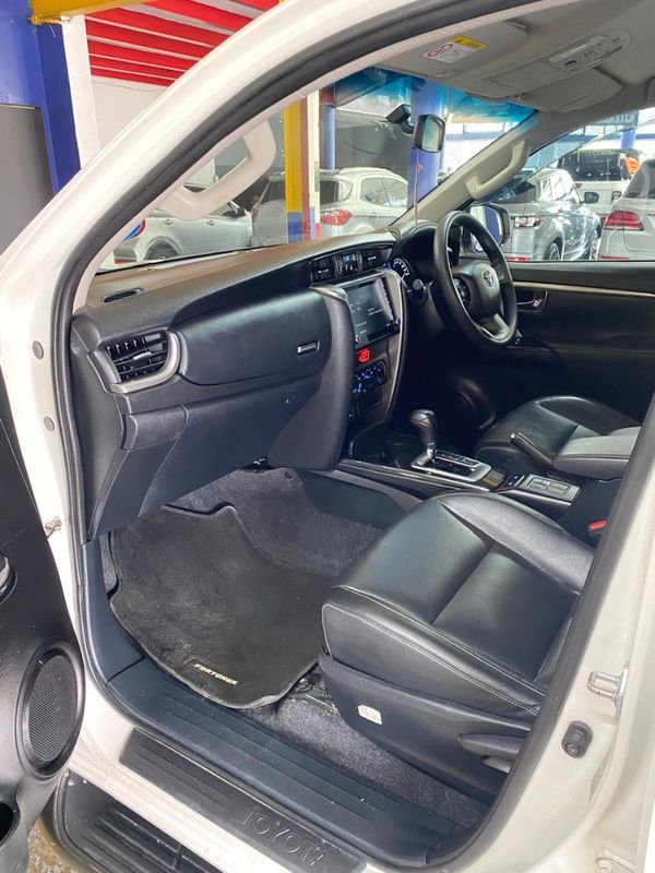 2023-Toyota-Fortuner-24-GD-6-RB-Auto image:10