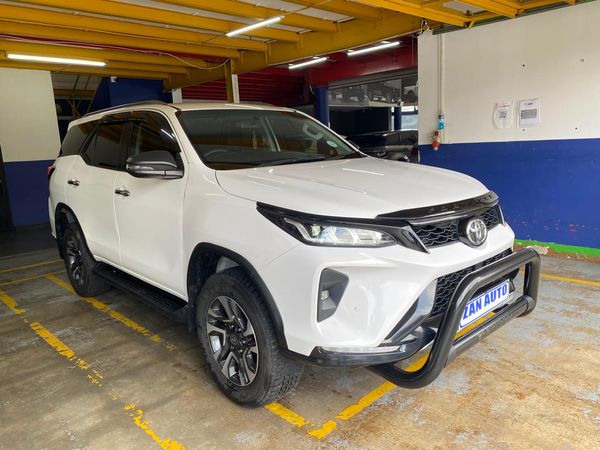 2023-Toyota-Fortuner-24-GD-6-RB-Auto image:1