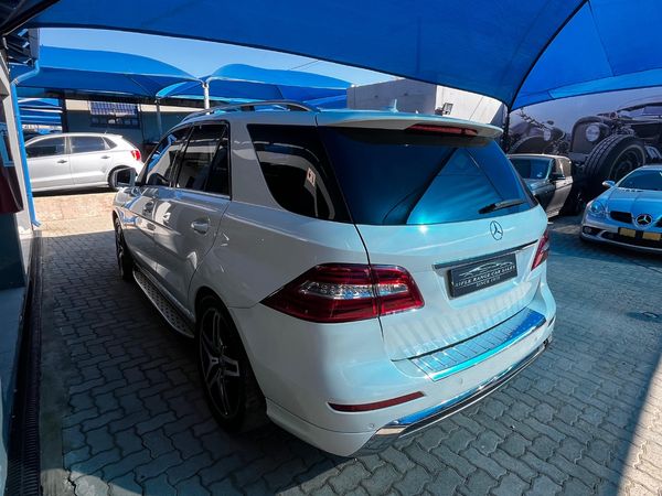 2013-Mercedes-Benz-ML-350-Bluetec image:3