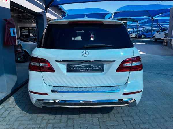 2013-Mercedes-Benz-ML-350-Bluetec image:5
