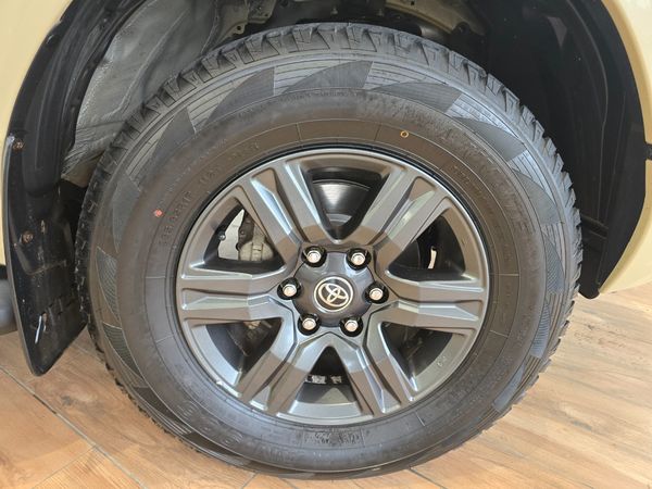2022-Toyota-Hilux-24-GD-6-Raised-Body-Raider-Single-Cab image:8
