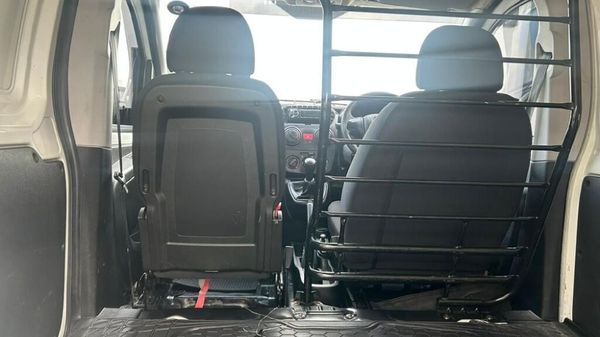 2018-Fiat-Fiorino-13-MultiJet-Panel-Van image:12
