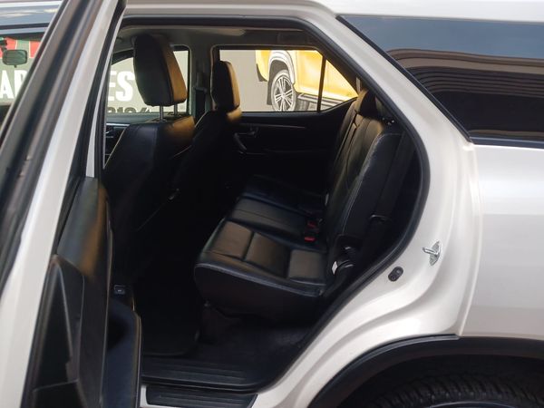 2023-Toyota-Fortuner-24-GD-6-Raised-Body-Auto image:11