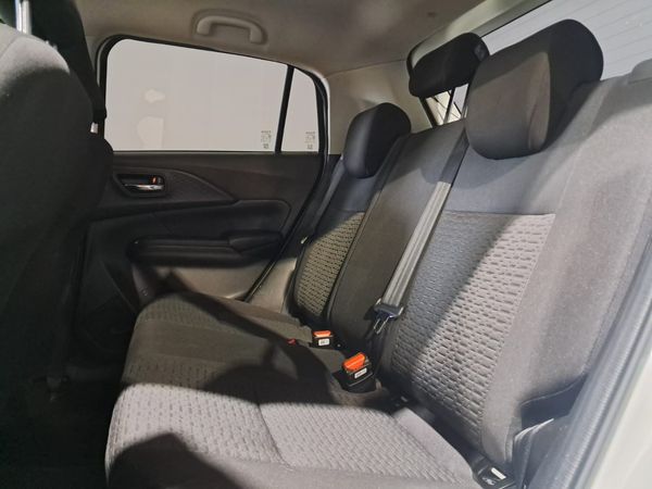 2025-Suzuki-Swift-12-GL image:16