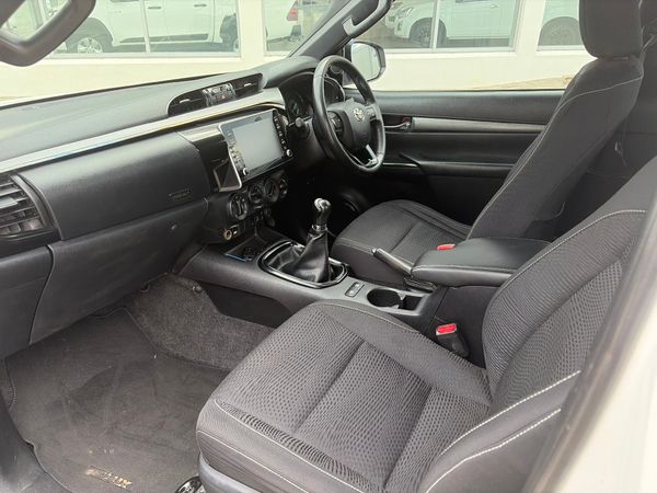 2021-Toyota-Hilux-28-GD-6-Raised-Body-Legend-4x4-Extended-Cab image:5