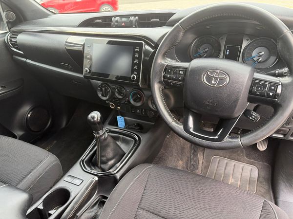 2021-Toyota-Hilux-28-GD-6-Raised-Body-Legend-4x4-Extended-Cab image:6