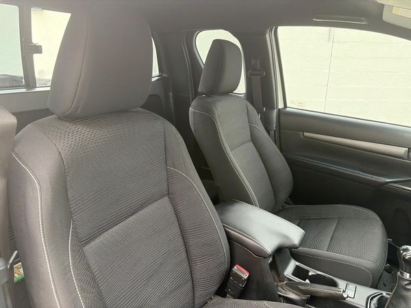 2021-Toyota-Hilux-28-GD-6-Raised-Body-Legend-4x4-Extended-Cab image:7