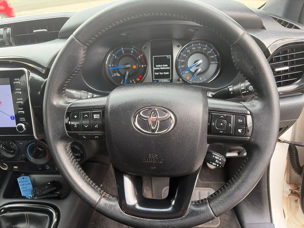 2021-Toyota-Hilux-28-GD-6-Raised-Body-Legend-4x4-Extended-Cab image:8