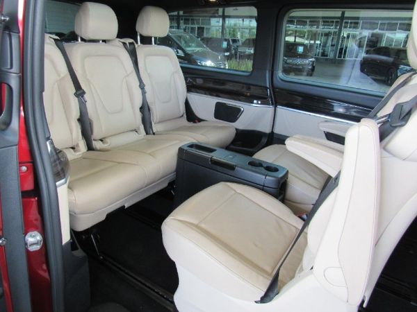 2020-Mercedes-Benz-V-Class-V-250d-Avantgarde-Auto image:1
