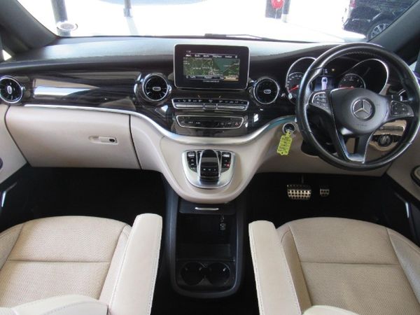 2020-Mercedes-Benz-V-Class-V-250d-Avantgarde-Auto image:3