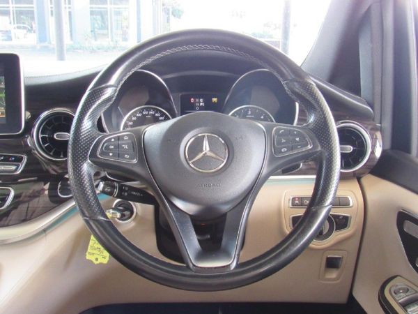 2020-Mercedes-Benz-V-Class-V-250d-Avantgarde-Auto image:4