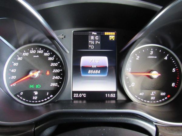 2020-Mercedes-Benz-V-Class-V-250d-Avantgarde-Auto image:6