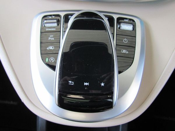 2020-Mercedes-Benz-V-Class-V-250d-Avantgarde-Auto image:7