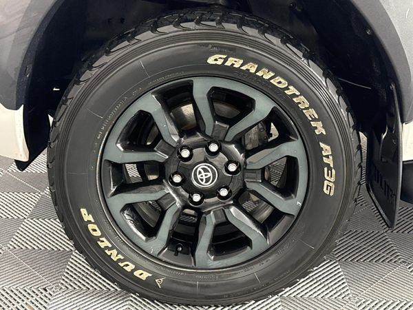 2021-Toyota-Hilux-28-GD-6-Raised-Body-Legend-RS-4x4-Auto-Double-Cab image:4