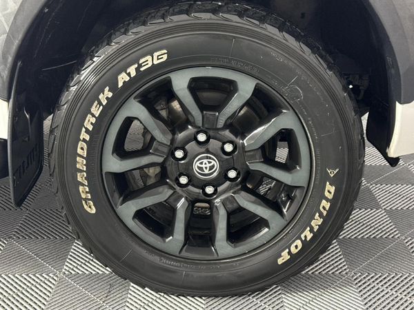 2021-Toyota-Hilux-28-GD-6-Raised-Body-Legend-RS-4x4-Auto-Double-Cab image:5