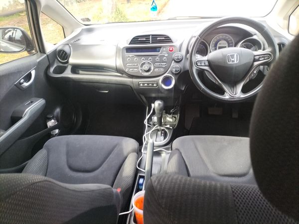 2012-Honda-Jazz-13-Hybrid image:10