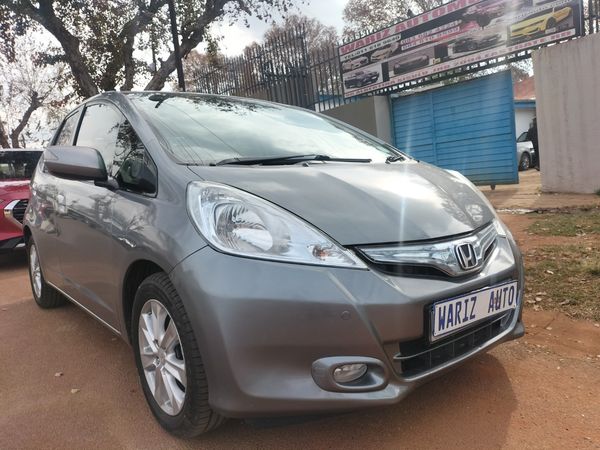 2012-Honda-Jazz-13-Hybrid image:4