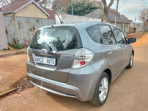 2012-Honda-Jazz-13-Hybrid image:6