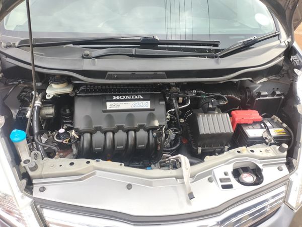 2012-Honda-Jazz-13-Hybrid image:7