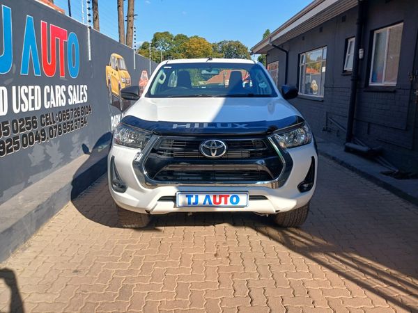 2025-Toyota-Hilux-24-GD-6-SRX-4x4-Single-Cab image:1