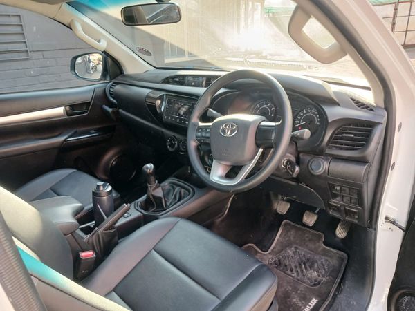 2025-Toyota-Hilux-24-GD-6-SRX-4x4-Single-Cab image:6