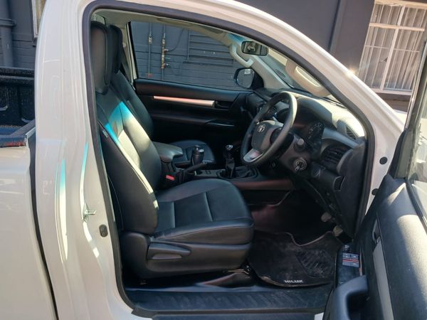 2025-Toyota-Hilux-24-GD-6-SRX-4x4-Single-Cab image:8