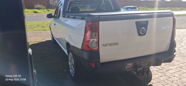 2022-Nissan-NP200-16-AC-Safety-Pack image:4