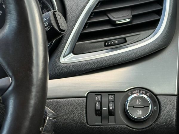 2016-Opel-Mokka-X-14T-Cosmo image:12