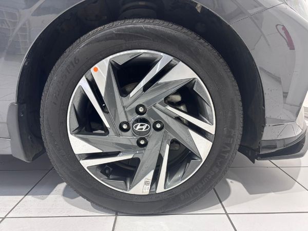 2023-Hyundai-i20-12-Fluid image:13