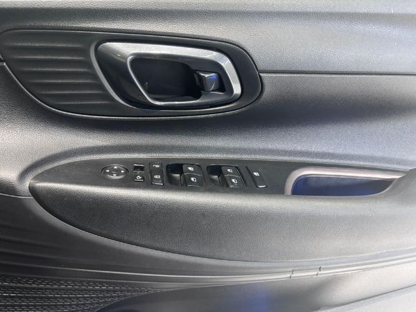 2023-Hyundai-i20-12-Fluid image:20