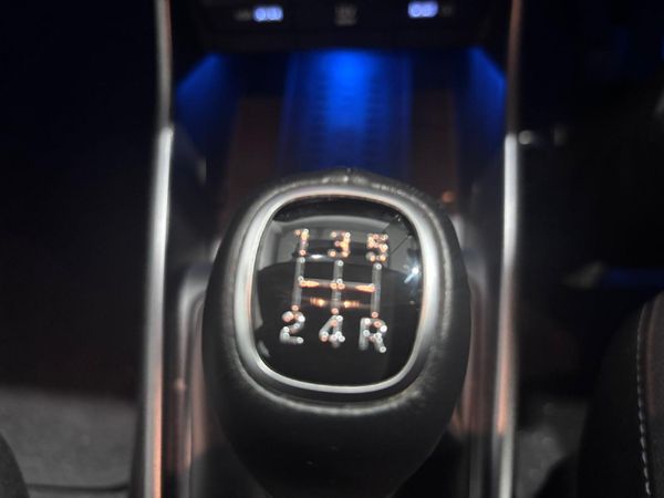2023-Hyundai-i20-12-Fluid image:24