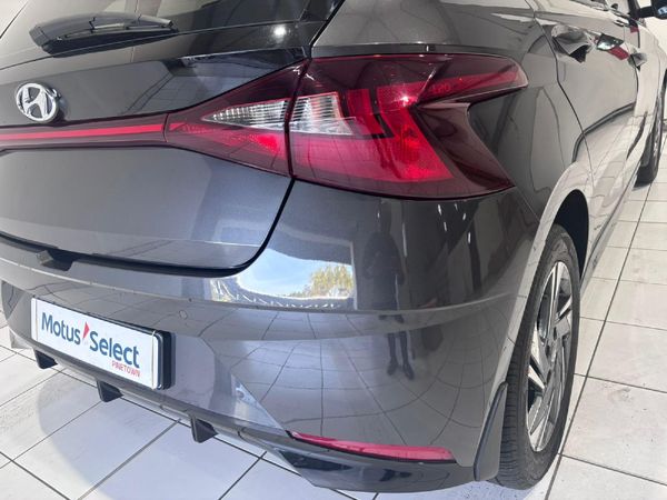 2023-Hyundai-i20-12-Fluid image:5