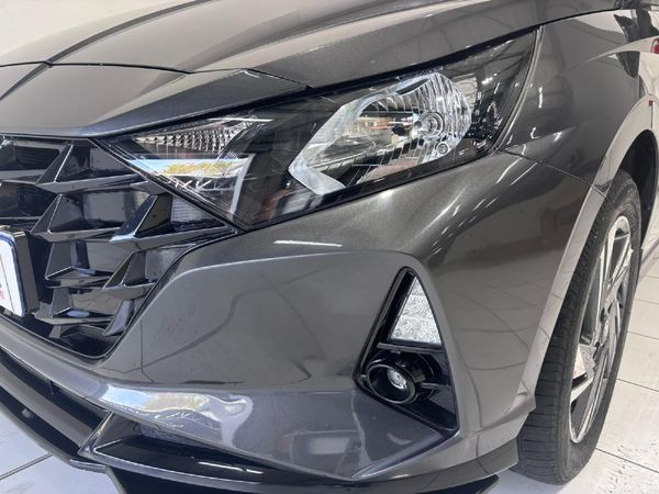 2023-Hyundai-i20-12-Fluid image:6