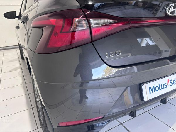 2023-Hyundai-i20-12-Fluid image:8