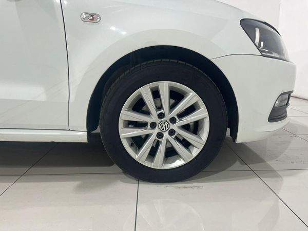2020-Volkswagen-Polo-Vivo-14-Comfortline-5-dr image:10