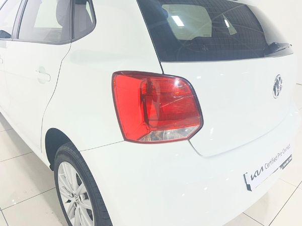 2020-Volkswagen-Polo-Vivo-14-Comfortline-5-dr image:11