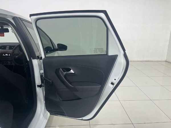 2020-Volkswagen-Polo-Vivo-14-Comfortline-5-dr image:14
