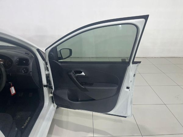 2020-Volkswagen-Polo-Vivo-14-Comfortline-5-dr image:16