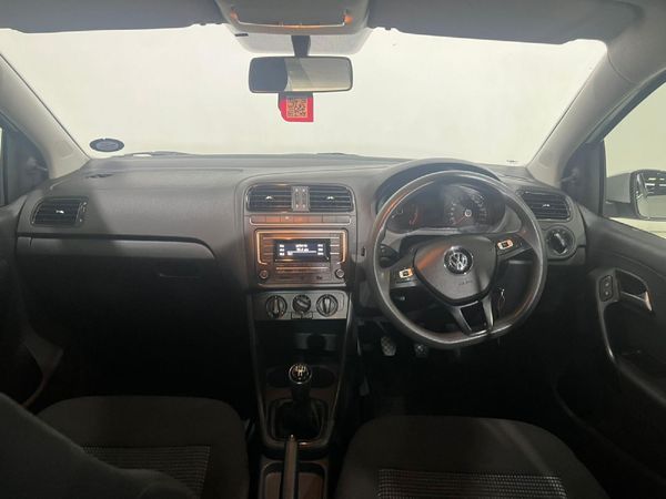 2020-Volkswagen-Polo-Vivo-14-Comfortline-5-dr image:21