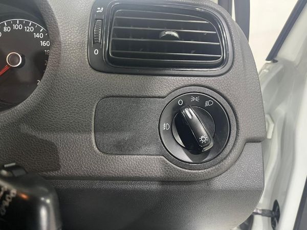2020-Volkswagen-Polo-Vivo-14-Comfortline-5-dr image:23