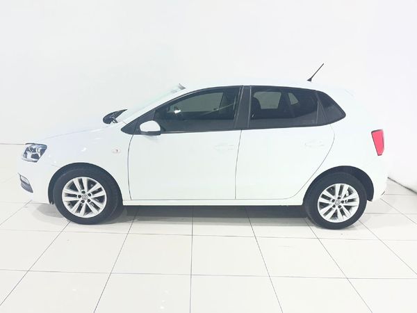 2020-Volkswagen-Polo-Vivo-14-Comfortline-5-dr image:4